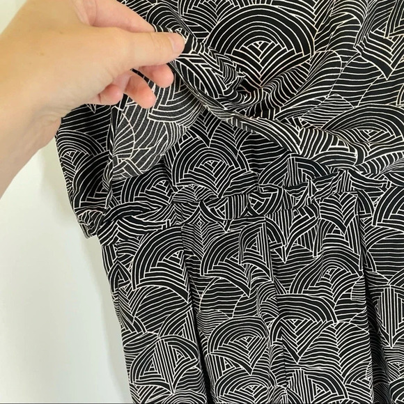 NEW Halogen Leaf Geo Print Tiered Black Light Pink Romper Size SP - Picture 8 of 10